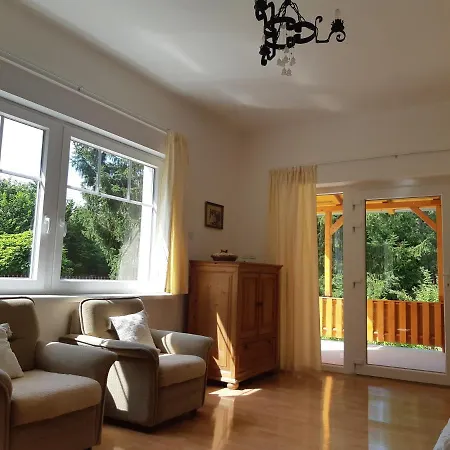 Hostel Zamardi *